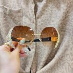 عینک دیور کنار نگین