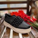 ونس مشکی دور سفید