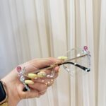 عینک گوچی کنار نگین طبی