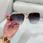 عینک پرادا فریم طلایی بزرگ