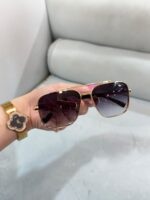 عینک پرادا فریم طلایی بزرگ - Image 4