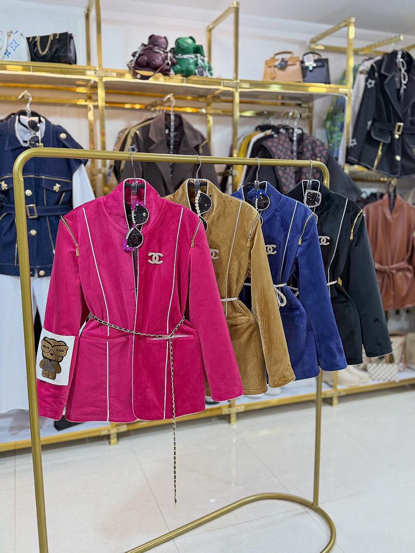 IMG-20250925-WA0159 پالتو مخمل ابریشم ضخیم45586 - Image 1