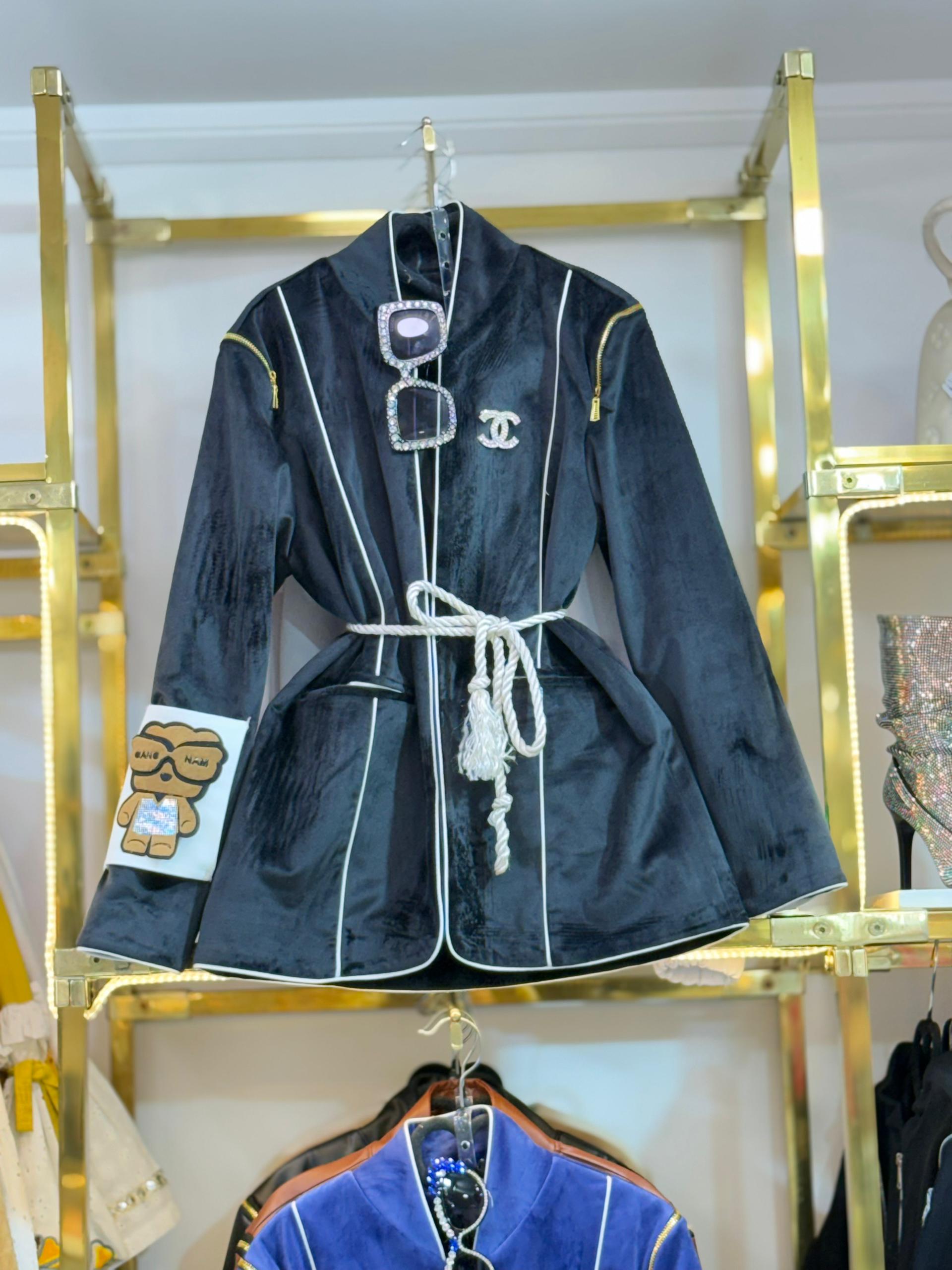 IMG-20250925-WA0173 پالتو مخمل ابریشم ضخیم45586 - Image 5