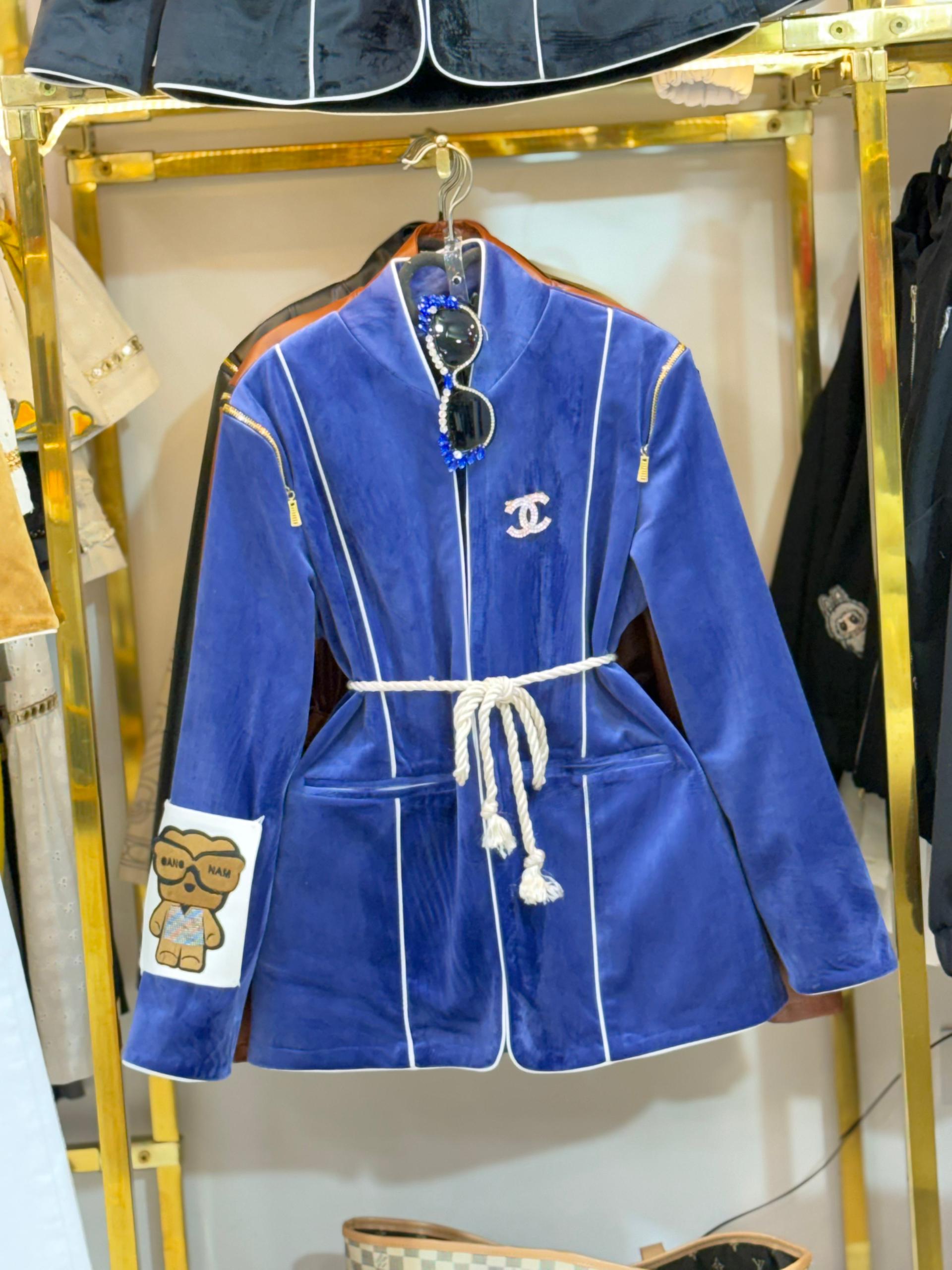 IMG-20250925-WA0176 پالتو مخمل ابریشم ضخیم45586 - Image 6